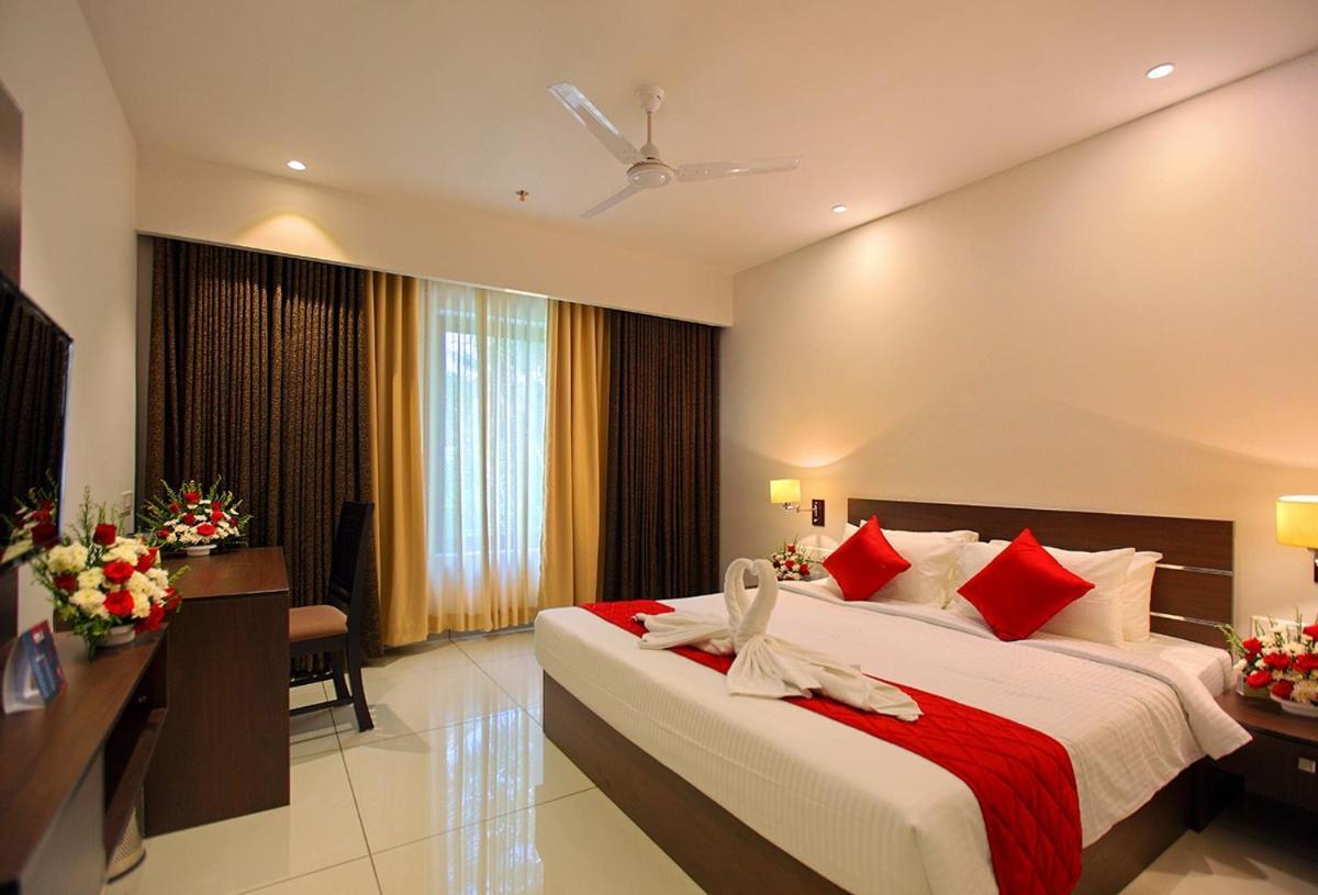Hotel San Kollam Dış mekan fotoğraf