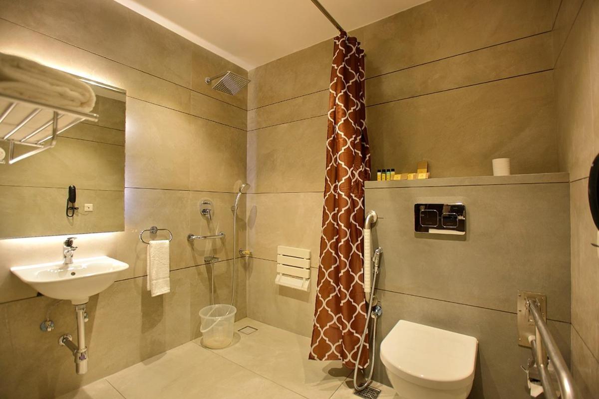 Hotel San Kollam Dış mekan fotoğraf